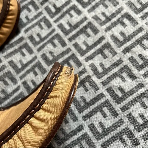 GUCCI Horsebit Accent Tan and Brown Loafers - Sz 9 - Picture 14 of 14